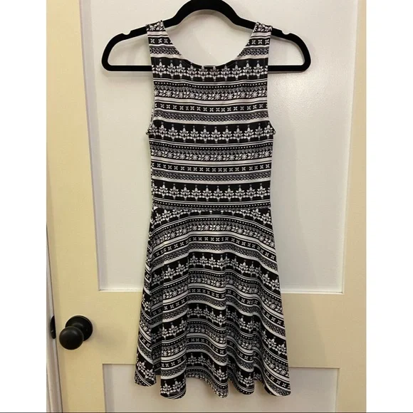 H&M | Dresses | Skater Fit And Flare Dress | Poshmark